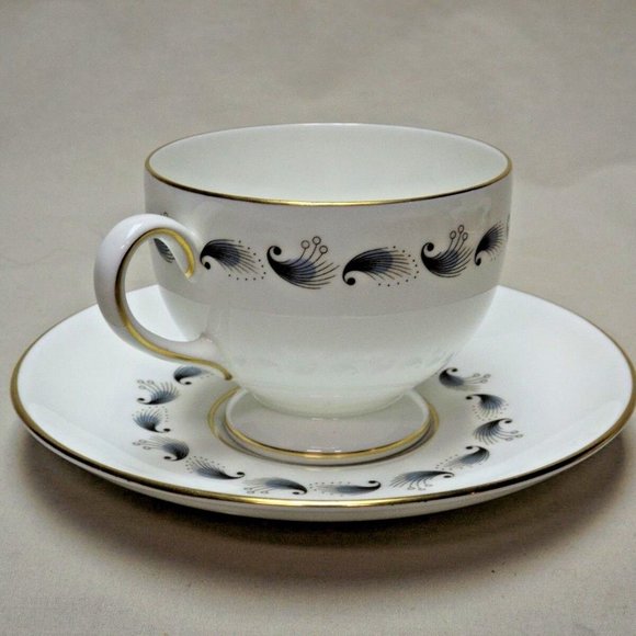 Wedgwood Bone China England Set of 2 Stardust Footed Tea Cups and Saucers. R4292 - Picture 12 of 16